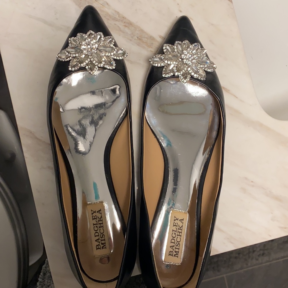 BADGLEY MISCHKA shoes. - Picture 3 of 8